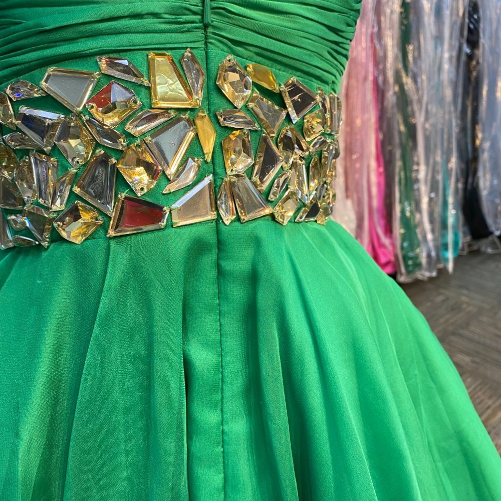 GREEN SHORT STYLE DRESS - Picture 8 of 10